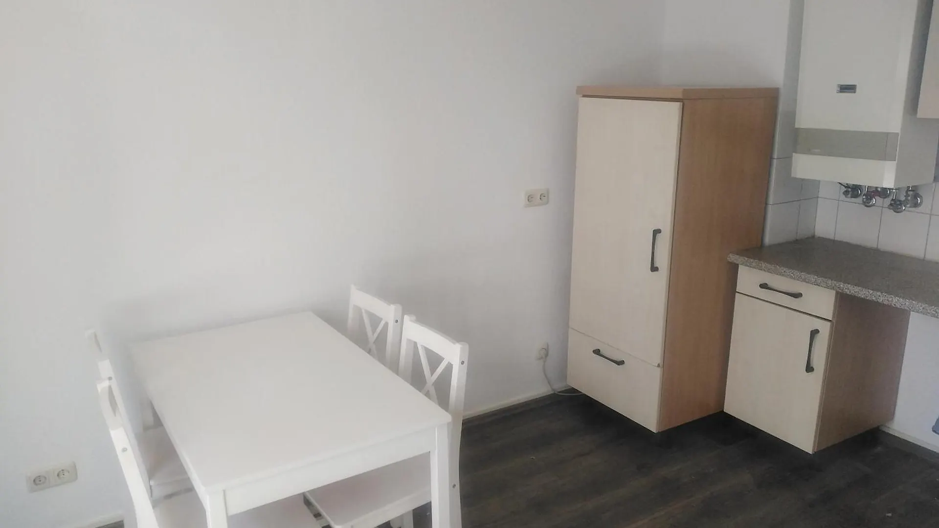 Top Apartment 200 Meter Zum Rheinauhafen contacts